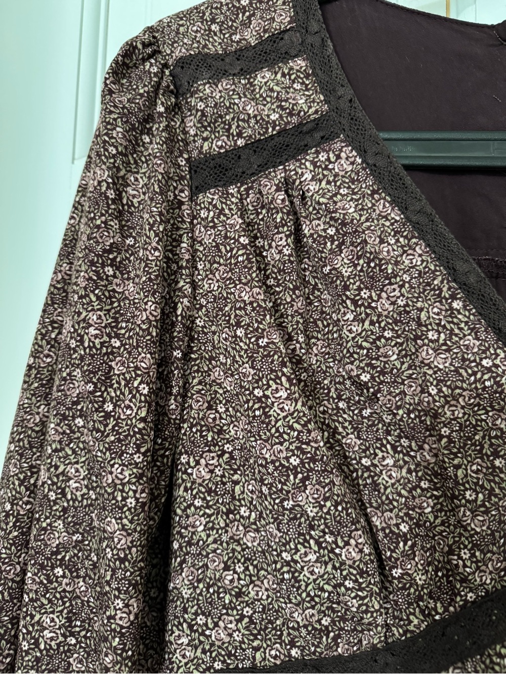 Brown Floral Lace Trim Bubble Sleeve Maternity Maxi Dress - Picture 5 of 6